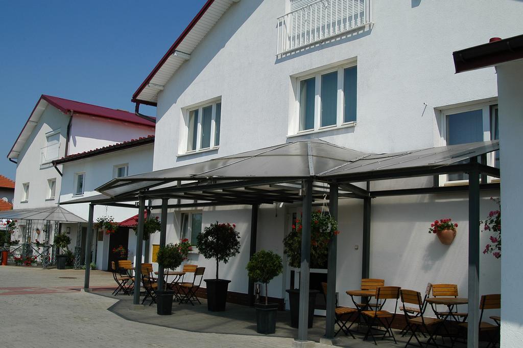 Hotel Restauracja Malopolska Jasło Exterior foto